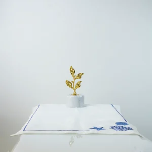 Caminho de mesa marinho com bordados azul